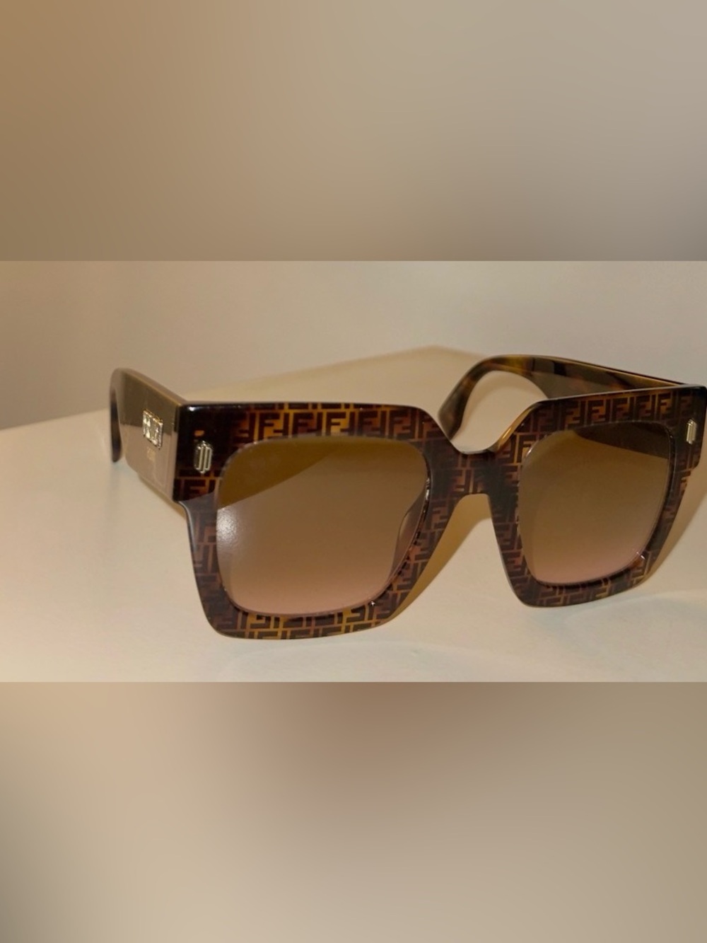 Fendi Tortoiseshell Square Sunglasses with Gold Logo - Brown - Picture 4 of 5